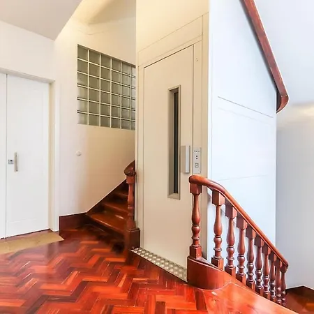 In Cais Do Sodre Lisboa