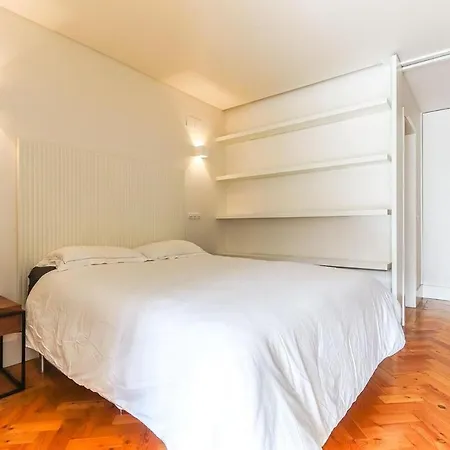 In Cais Do Sodre Apartment Lisbon