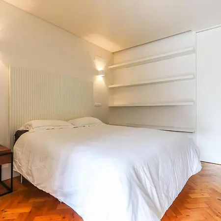Apartment In Cais Do Sodre Lisbon